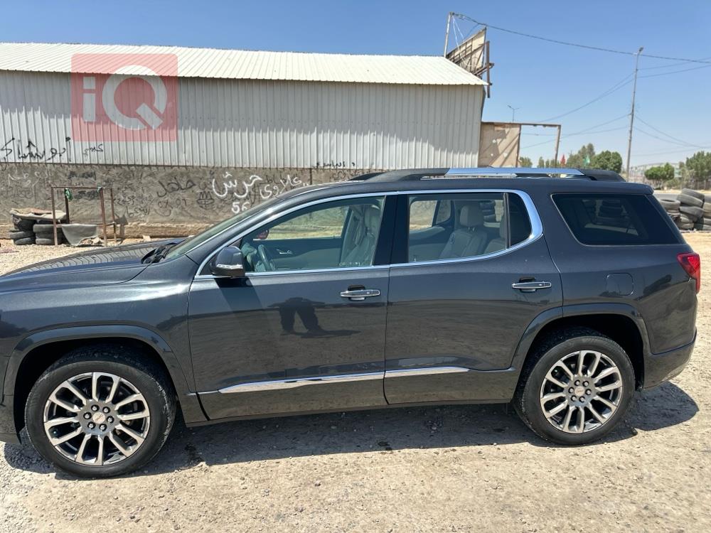 GMC Acadia
